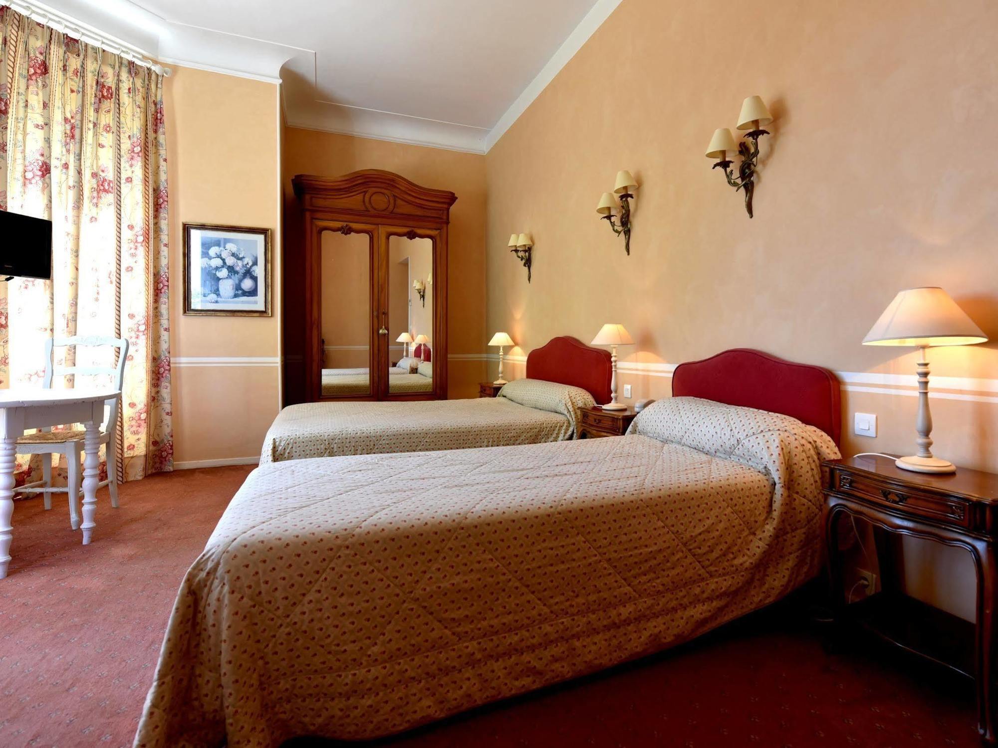 Demeures Et Chateaux Hotel L'Hermitage بيرنيه لو فونتينز المظهر الخارجي الصورة